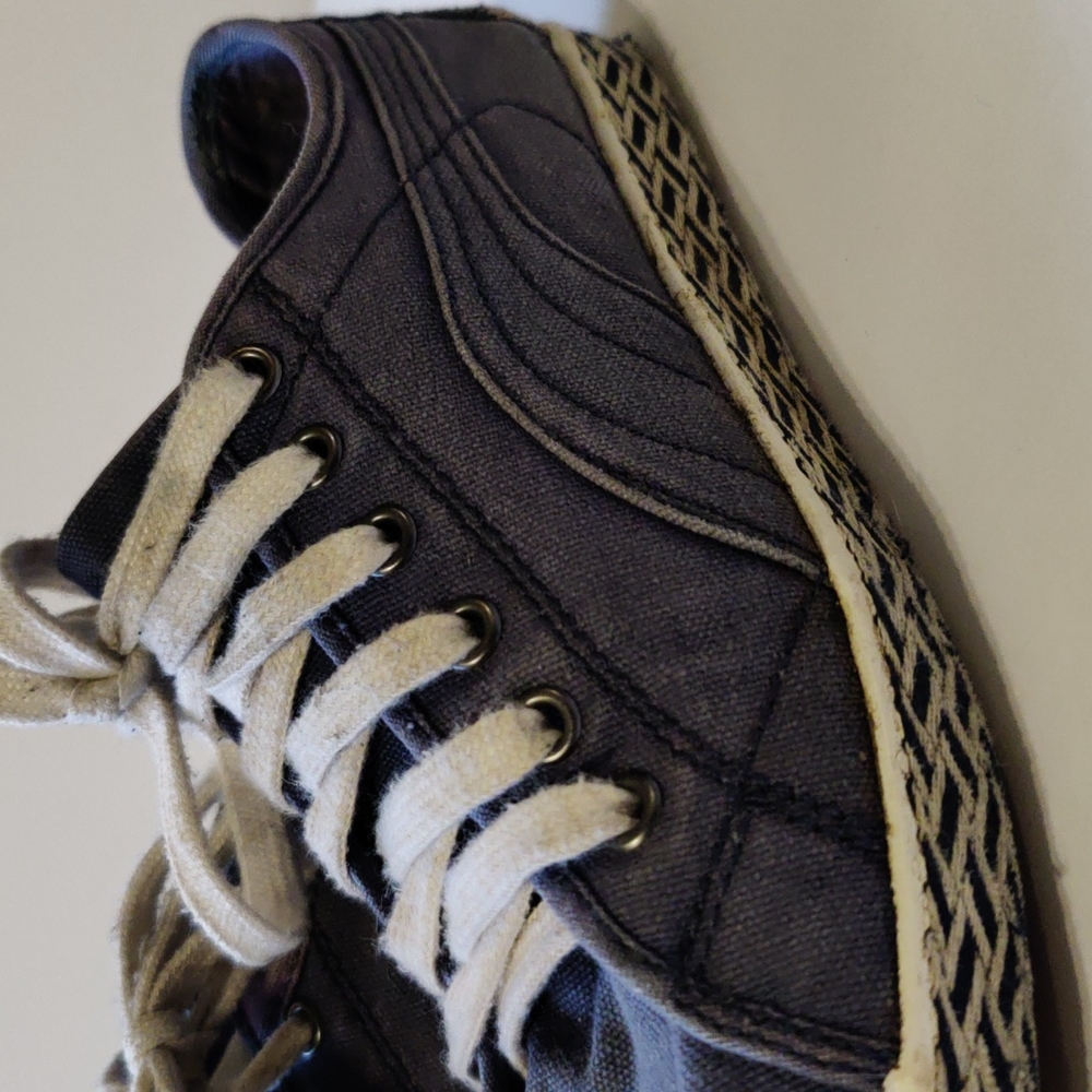 Rare purple puma sneakers